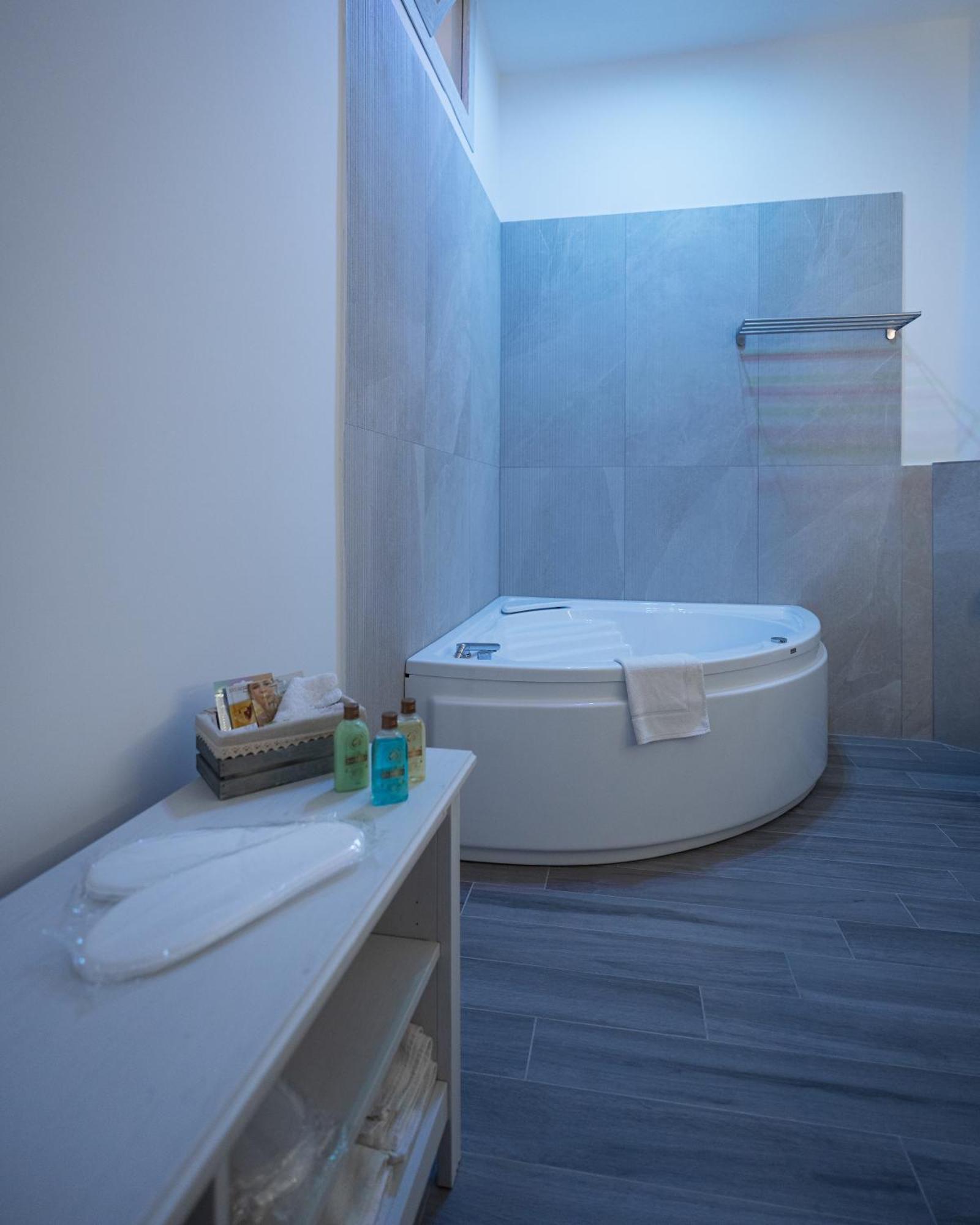 Luxury Boutique Vesuvio Apartment Naples